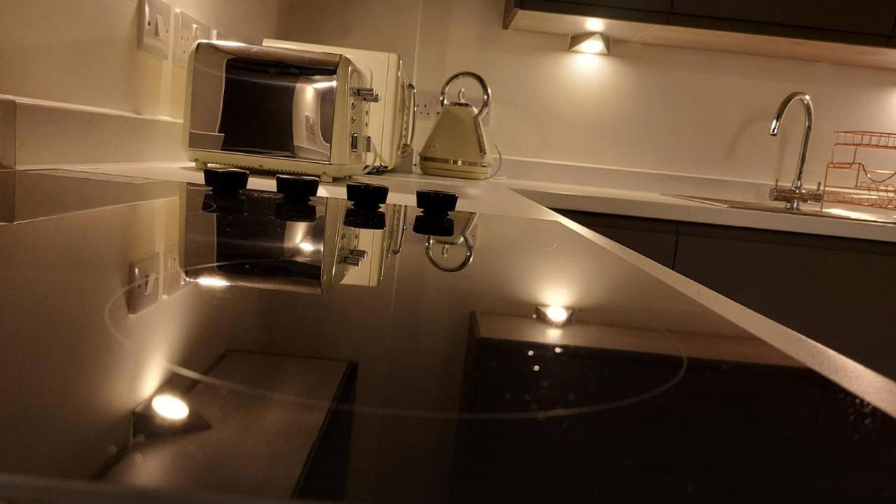 Charming 1-Bed Villa In ลิเวอร์พูล ภายนอก รูปภาพ